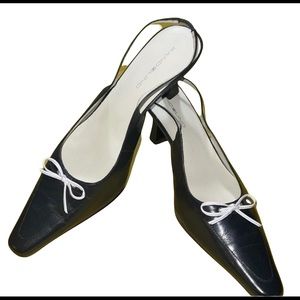 Bandolino Sling backs, pointy toe, navy blue
